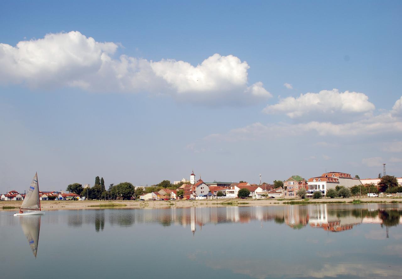 Hotel Aquastar Danube Kladovo Extérieur photo